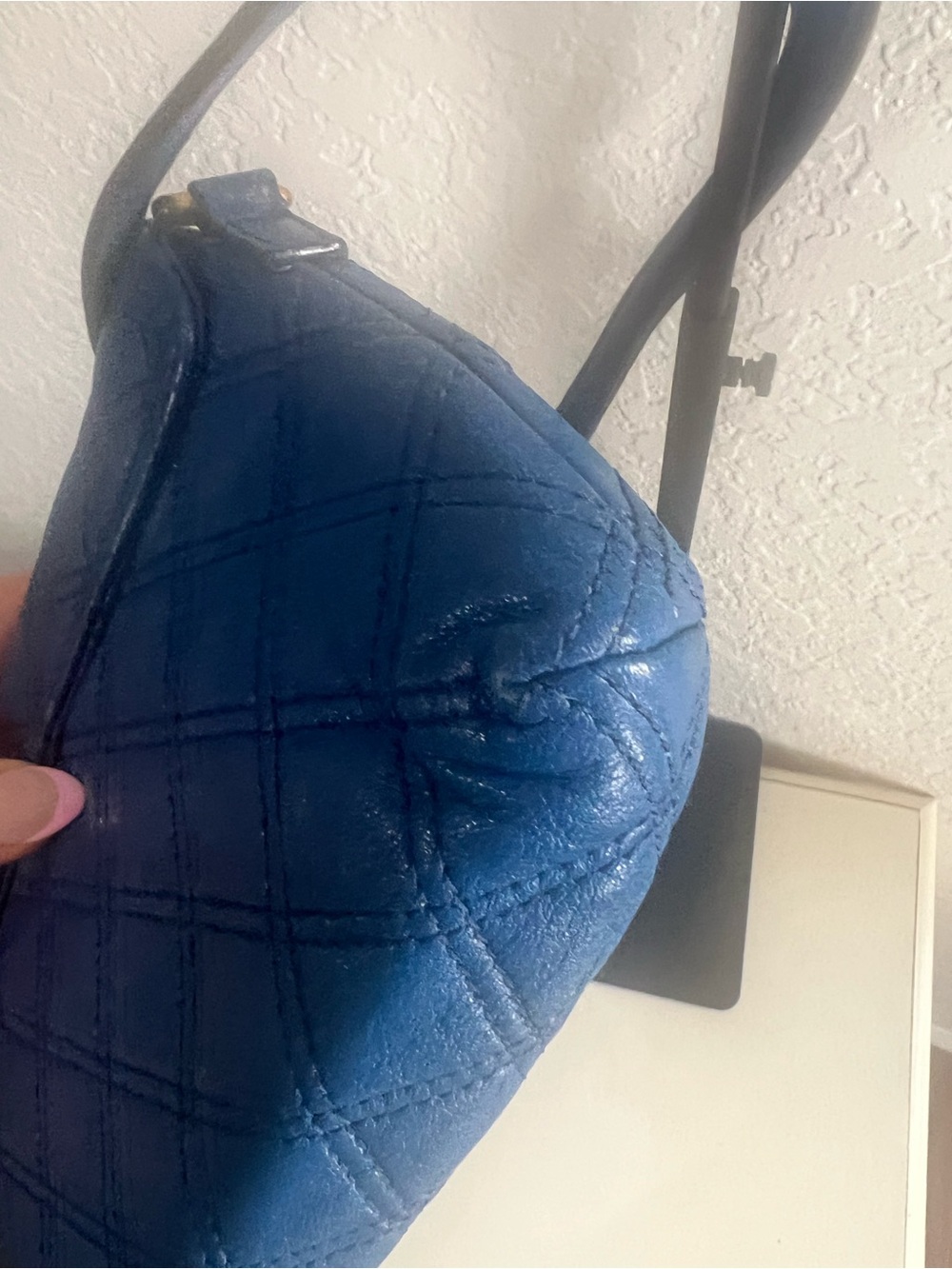Marc Jacobs Quilted Blue Leather Bag with Gold Chain - Picture 6 of 9